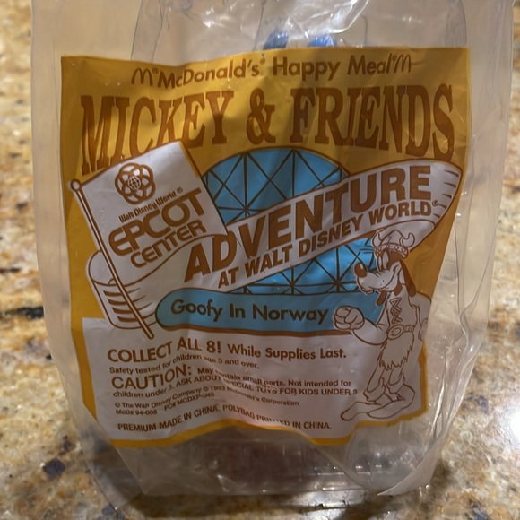 Mickey & Friends McDonald’s Happy Meal Epcot Center Goofy in Norway toy - Picture 2 of 6